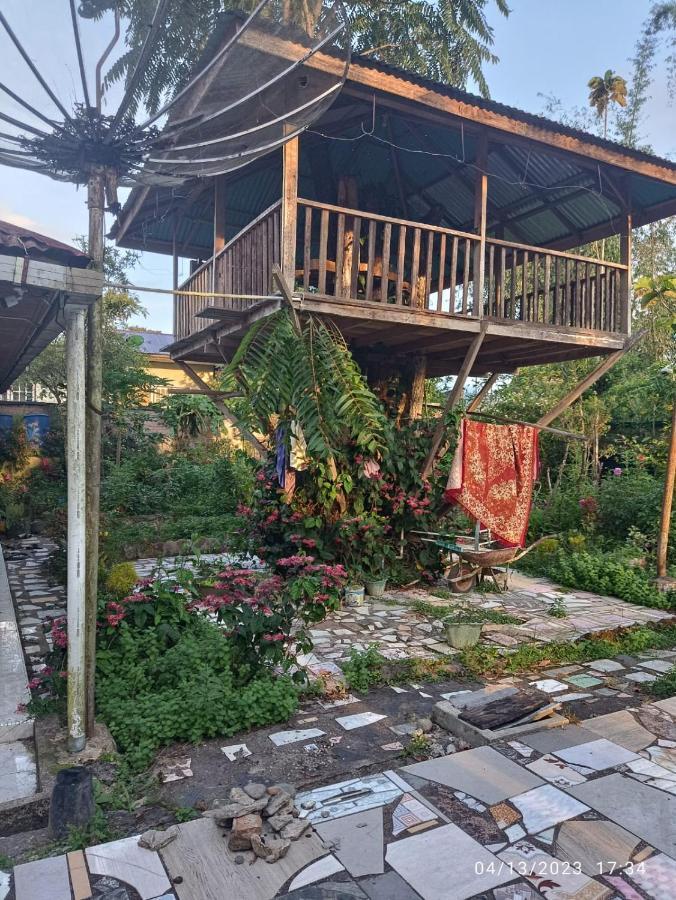 Gabelo Guest House Bukittinggi Esterno foto