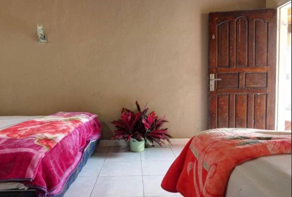 Gabelo Guest House Bukittinggi Esterno foto