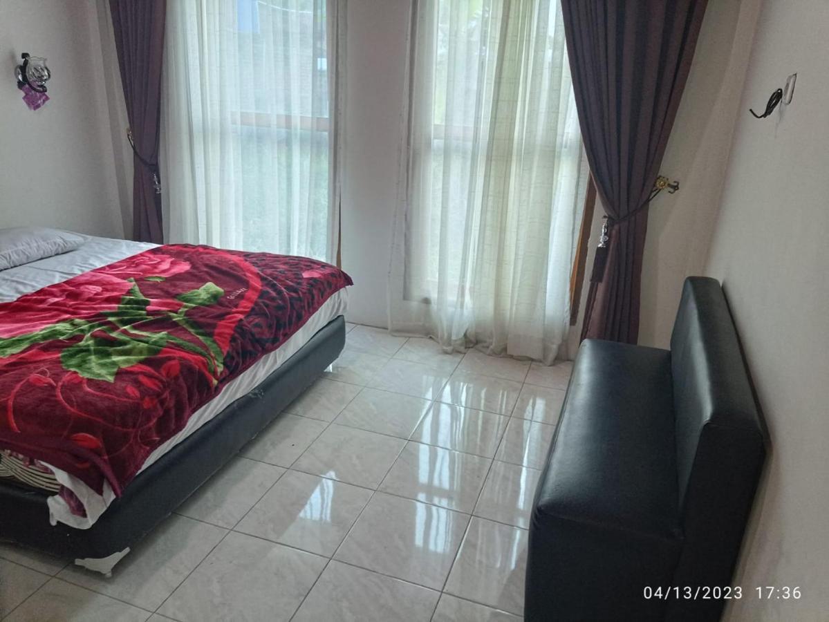 Gabelo Guest House Bukittinggi Esterno foto