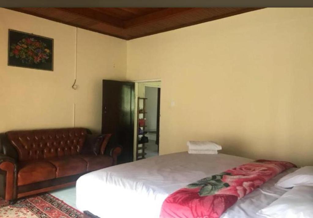 Gabelo Guest House Bukittinggi Esterno foto